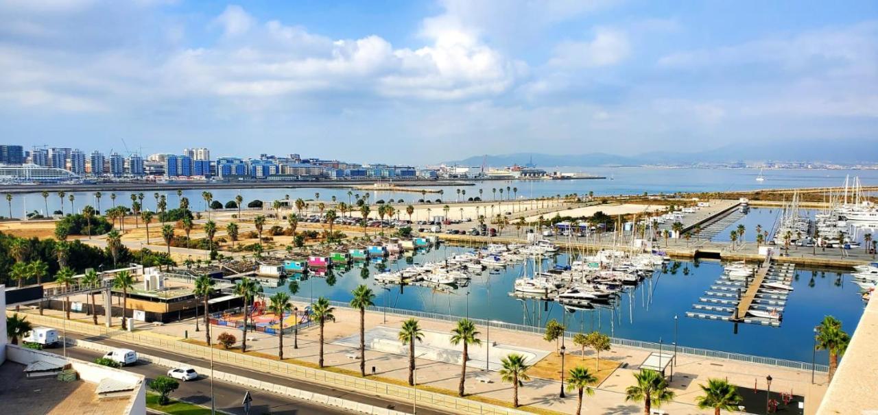 فندق أسور كامبو دي جيبرالتار La Línea de la Concepción المظهر الخارجي الصورة