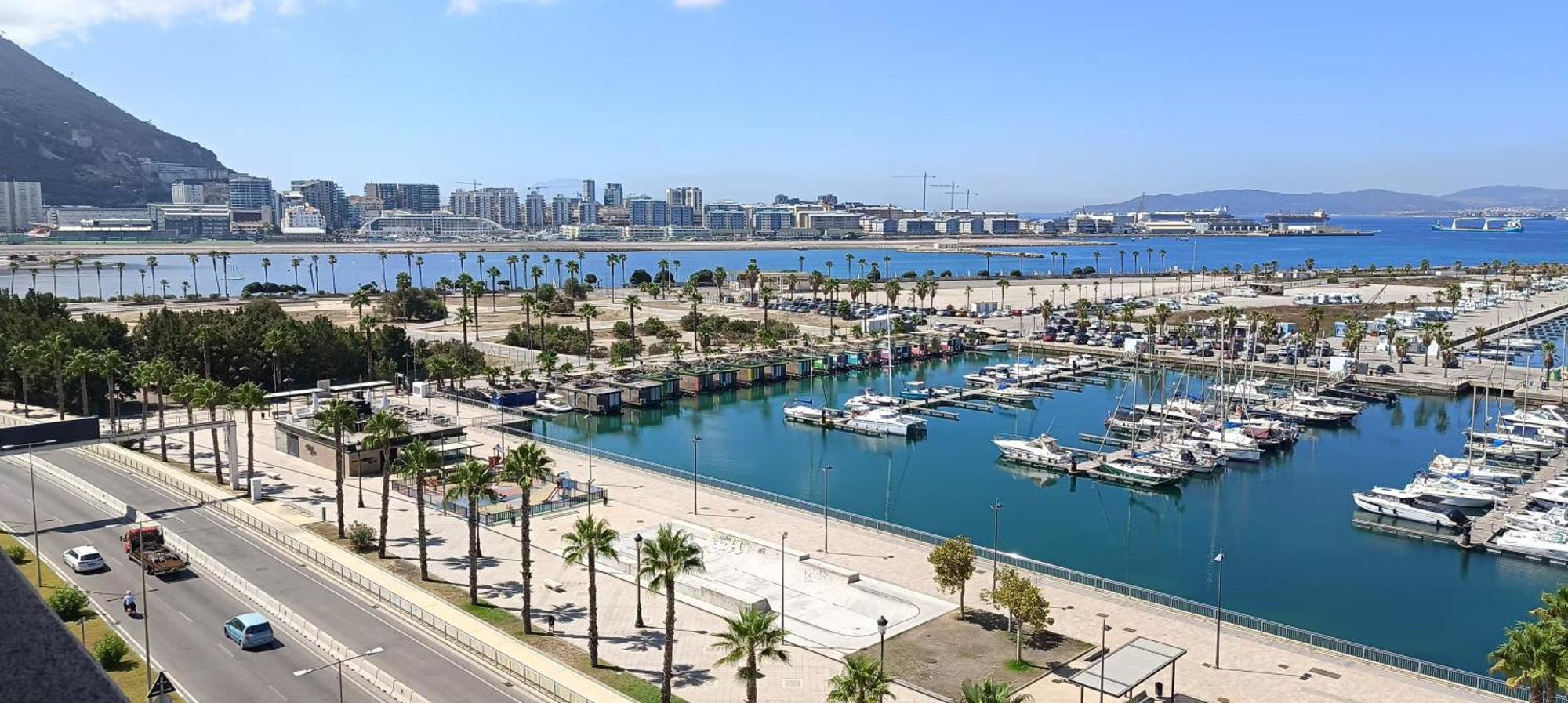 فندق أسور كامبو دي جيبرالتار La Línea de la Concepción المظهر الخارجي الصورة