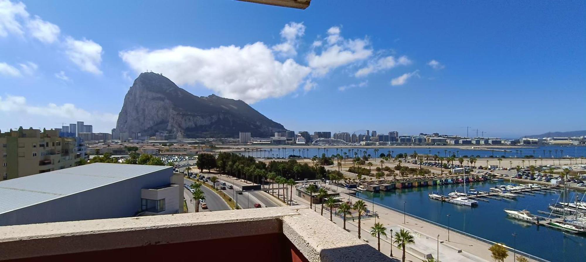 فندق أسور كامبو دي جيبرالتار La Línea de la Concepción المظهر الخارجي الصورة
